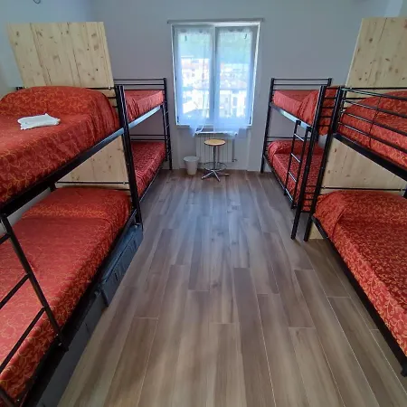 Cornizzolo Vandrerhjem Suello